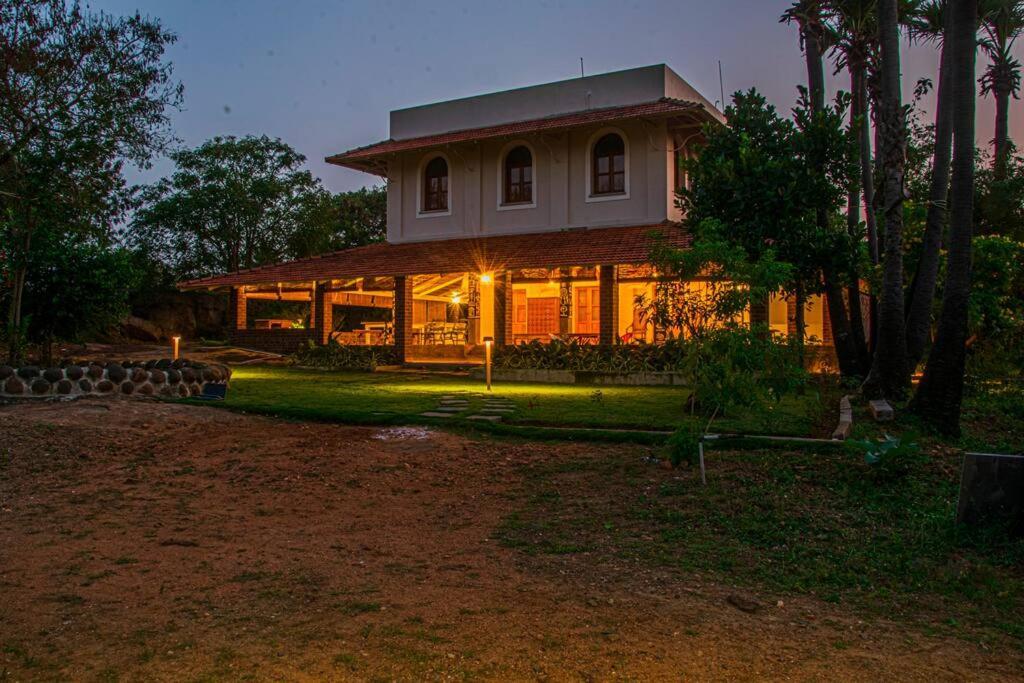 Holy Mountain Villa - Tiruvannāmalai エクステリア 写真